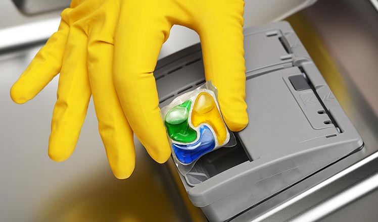 Quel produit pour nettoyer le lave-vaisselle ? Toutes nos références…