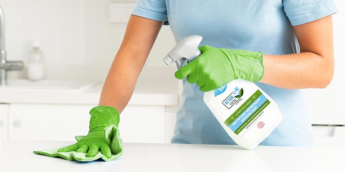 Dose Nettoyant Sols et Multi-usages ECOLABEL en sachet Destiné au nettoyage  manuel de toutes surfaces lavables